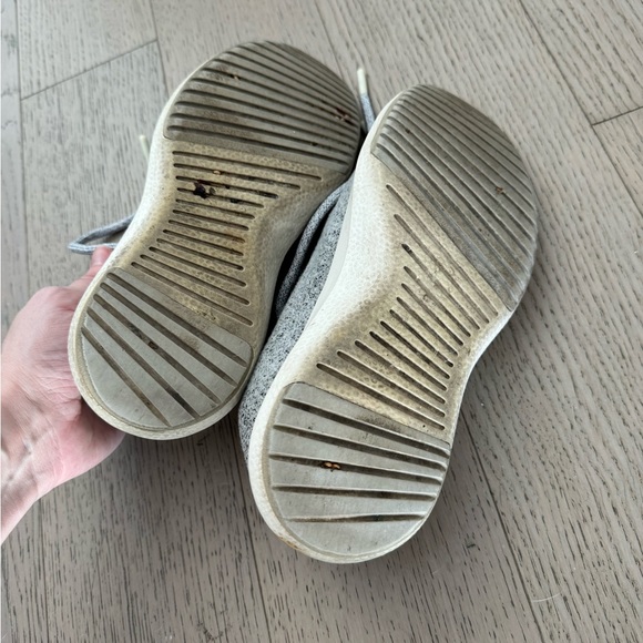Allbirds Wool Runners Mizzles in Light Grey - Picture 6 of 7